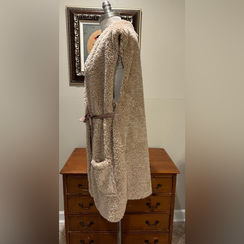 Madison 88‎ Faux Fur Fluffy Vest with ribbon tie Pockets Fuzzy Cozy - Picture 3 of 11